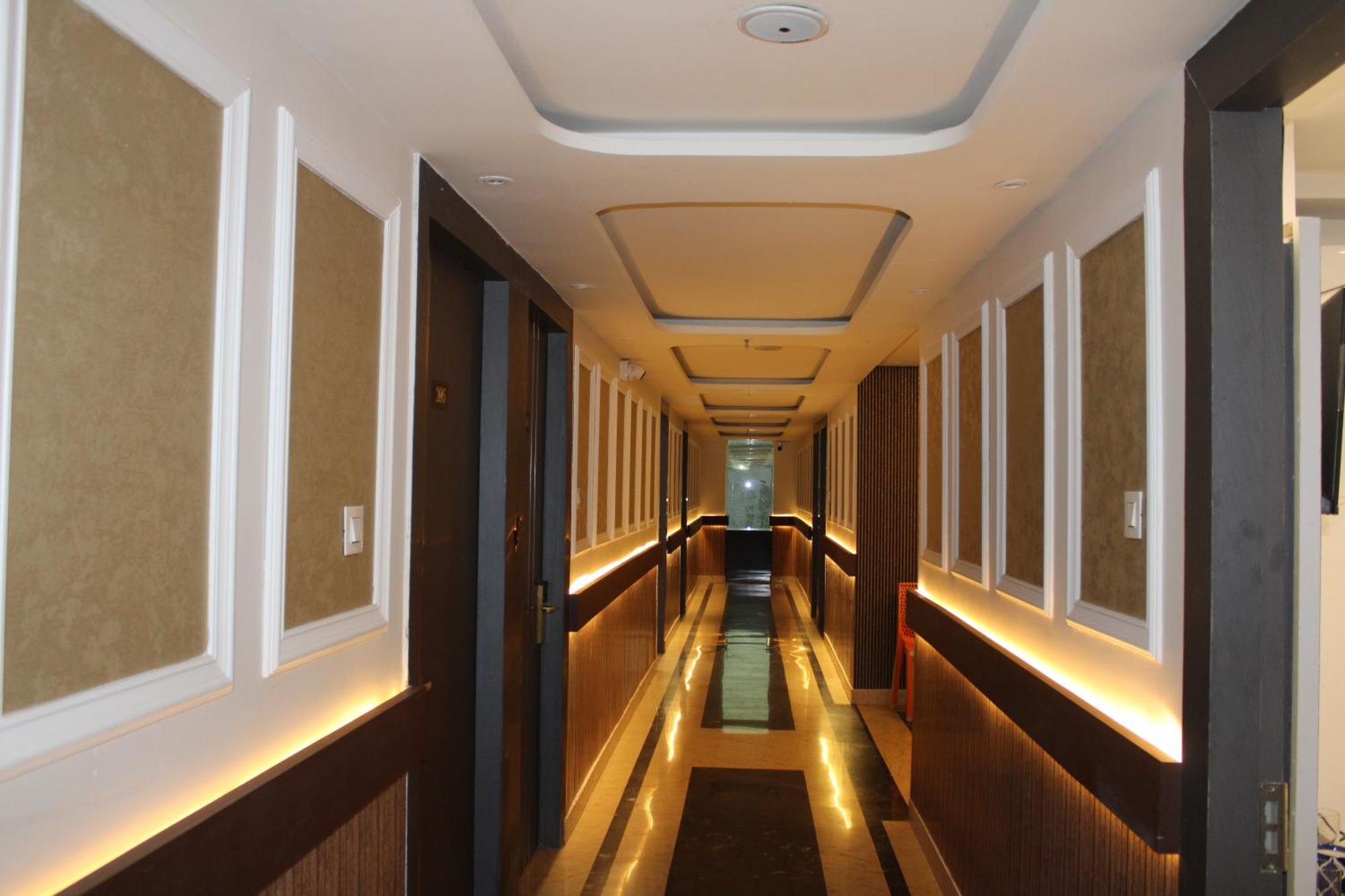 Hotel Gold Stone Kanpur Exterior foto